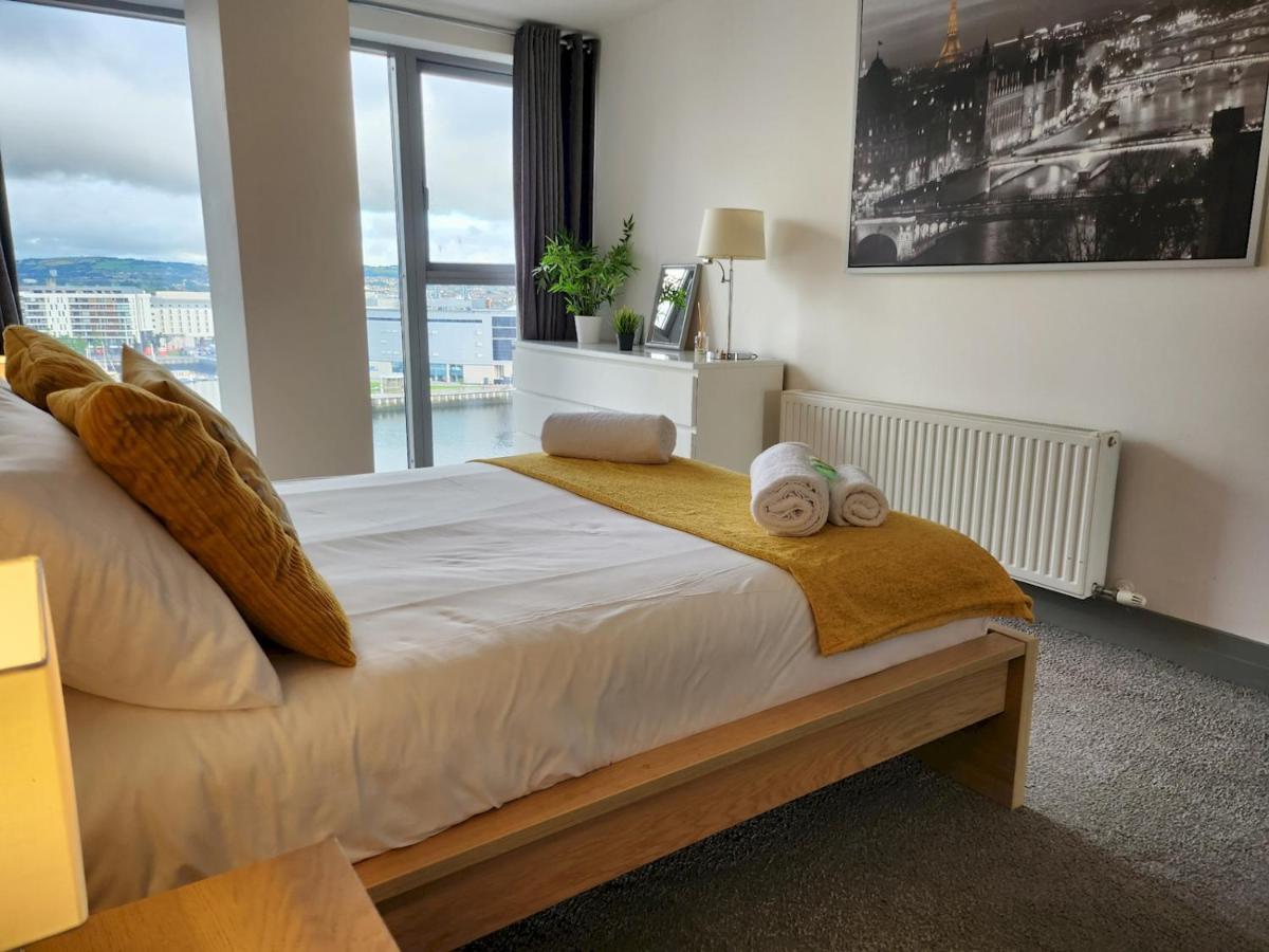 Pass The Keys Stunning Penthouse With Balcony Sunset Views Appartement Belfast Buitenkant foto