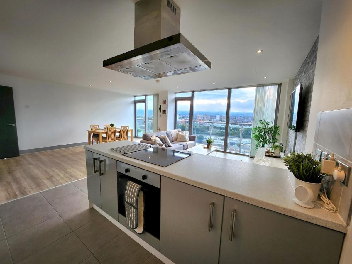 Pass The Keys Stunning Penthouse With Balcony Sunset Views Appartement Belfast Buitenkant foto