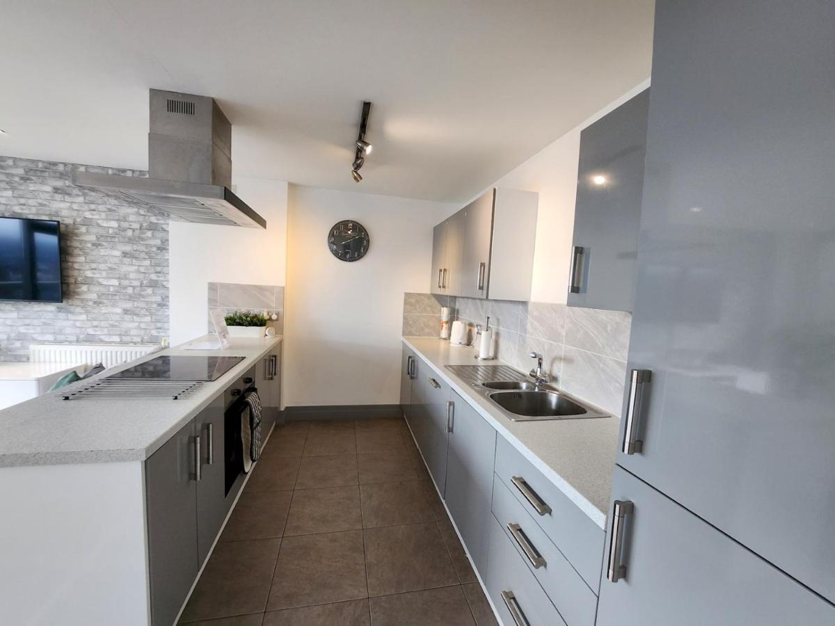 Pass The Keys Stunning Penthouse With Balcony Sunset Views Appartement Belfast Buitenkant foto